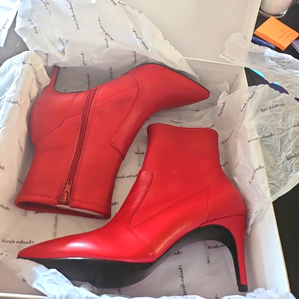 Charles David Pride Booties, 8M, Scarlett